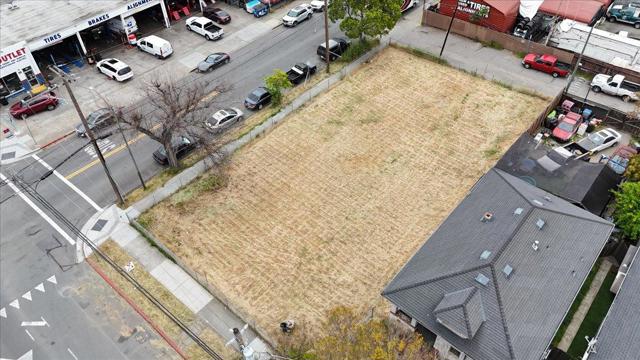 895 S 2nd Street, San Jose CA: https://media.crmls.org/mediaz/53ed9e32-78df-43b3-ab55-f24cbf9fccfe.jpg