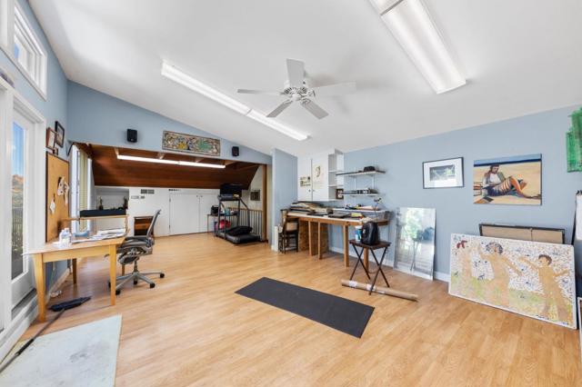 680 Fairway Circle, Hillsborough CA: https://media.crmls.org/mediaz/53edd7d5-7fb9-46ff-bb66-89afa13f2bb2.jpg