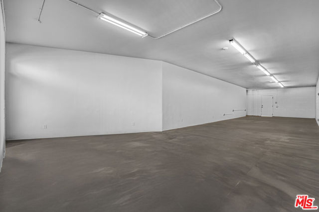 Image 15 of 19 For 21512 Norwalk Boulevard