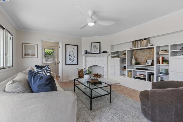 41938 Via San Carlos, Fremont CA: https://media.crmls.org/mediaz/53ee1aca-b145-426c-941a-aca2614e5ebb.jpg
