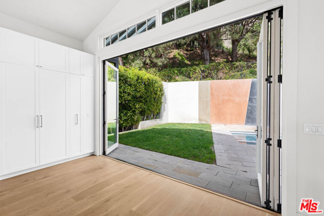 1324 Monument Street, Pacific Palisades CA: https://media.crmls.org/mediaz/53ee43ae-d07c-4a0a-a147-50083ddf45df.jpg