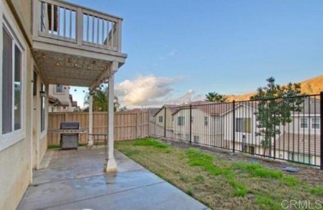 Detail Gallery Image 33 of 36 For 33510 Cedar Creek Ln, Lake Elsinore,  CA 92532 - 4 Beds | 2/1 Baths