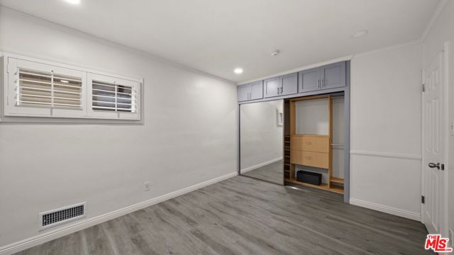6311 La Tijera Boulevard, Los Angeles CA: https://media.crmls.org/mediaz/53ee6764-a457-45b6-887e-864d0f8f9a6d.jpg