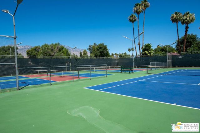 480 Calle Madrigal, Cathedral City CA: https://media.crmls.org/mediaz/53ef4aed-f9f8-460f-b2e8-217e8bf6d693.jpg