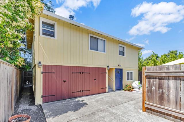 1148 Saint Francis Street, Redwood City CA: https://media.crmls.org/mediaz/53efbb92-cccc-4b47-b551-3499e81687ec.jpg