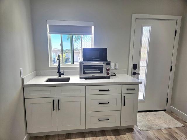3361 Mcgraw St, San Diego CA: https://media.crmls.org/mediaz/53efe42f-7a94-4dd9-b333-9f1418c68c66.jpg