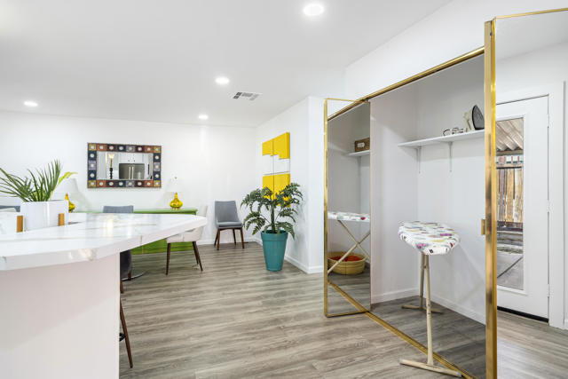 427 Calle Madrigal, Cathedral City CA: https://media.crmls.org/mediaz/53f001ac-80c3-4335-91c1-585c2b4cc8cf.jpg