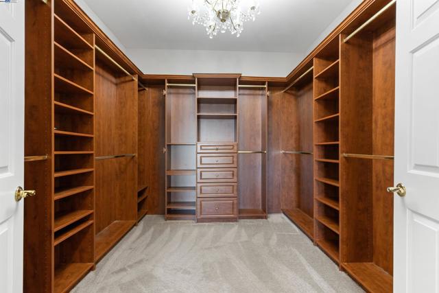 674 Corona Dr, Pacifica CA: https://media.crmls.org/mediaz/53f03459-d05f-4c05-a1b0-a9aab671d694.jpg