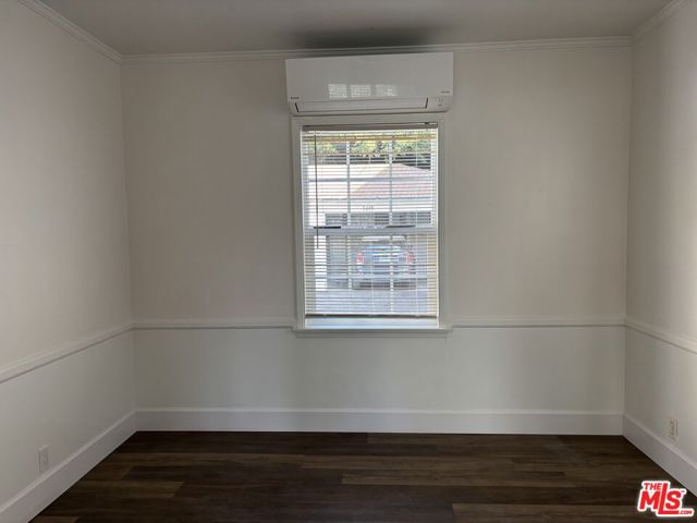 1638 Greenfield Avenue, Los Angeles CA: https://media.crmls.org/mediaz/53f0c67c-15b8-4bb7-98d8-fa880fc1352f.jpg