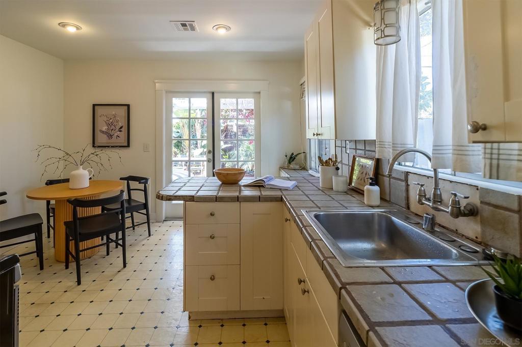 4561 Louisiana - photo 7