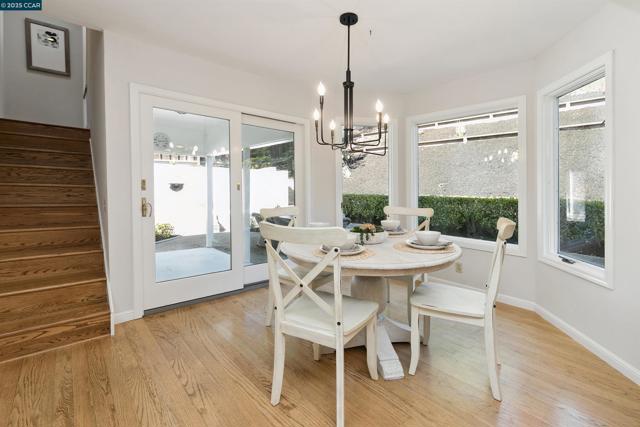 2646 Roundhill Dr, Alamo CA: https://media.crmls.org/mediaz/53f14022-5e4b-401a-8fe7-8b36aad3e570.jpg