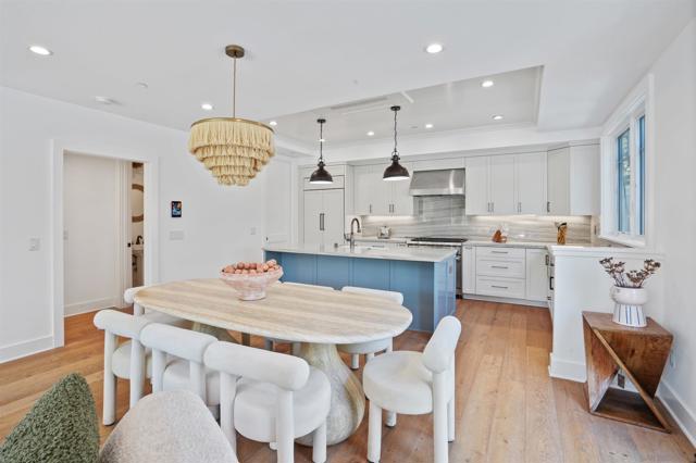 872 C Ave, Coronado CA: https://media.crmls.org/mediaz/53f140ed-8cde-47f5-ae67-32ec41e74292.jpg