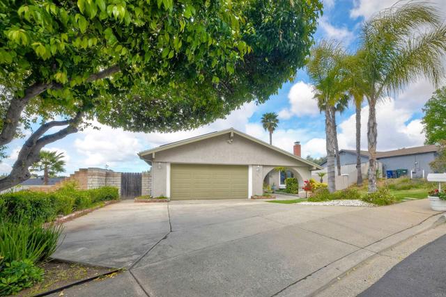 519 Meadow Grove Place, Escondido CA: https://media.crmls.org/mediaz/53f18557-aff5-4a8a-8b49-4715f24e869c.jpg