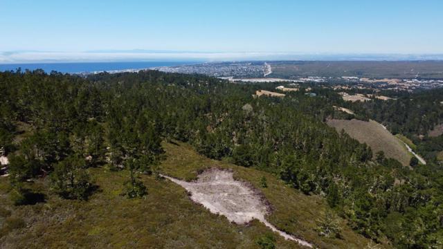 2 Monterra Ranch, Monterey CA: https://media.crmls.org/mediaz/53f1b0b0-302a-4f4c-8afa-7486ee7c524f.jpg