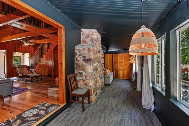 300 E Aeroplane Boulevard, Big Bear CA: https://media.crmls.org/mediaz/53f1b455-9bb8-4ada-83b8-1c6a76eea7a9.jpg