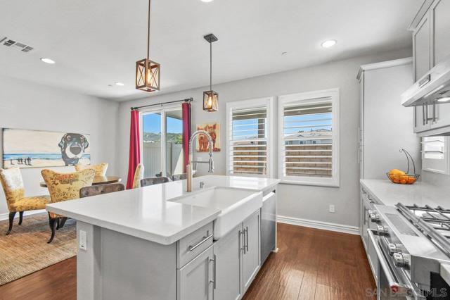 8624 Sage Shadow Drive, Lakeside CA: https://media.crmls.org/mediaz/53f1f33e-5610-413f-9634-c43e1a5e919a.jpg
