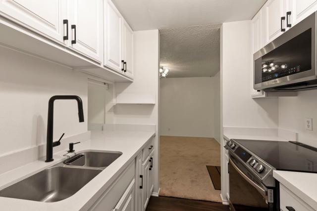 8239 Shelter Creek Lane, San Bruno CA: https://media.crmls.org/mediaz/53f2fc39-076c-4f8f-831b-6d0f38dc775b.jpg