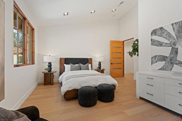 5758 Las Palomas, Rancho Santa Fe CA: https://media.crmls.org/mediaz/53f37e87-b0dd-45bd-b10b-4a39d5d97e89.jpg