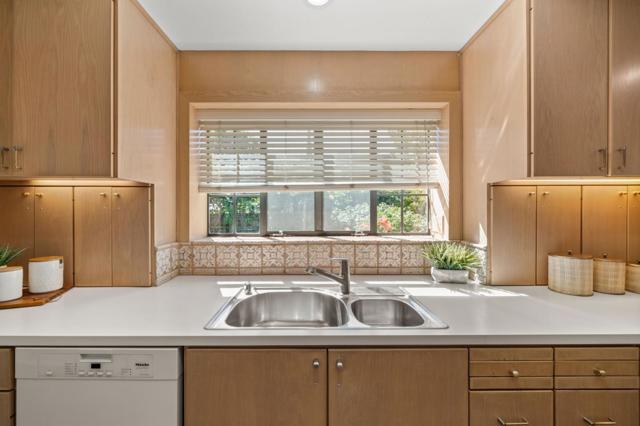 2365 Waverley Street, Palo Alto CA: https://media.crmls.org/mediaz/53f391cc-c83f-4174-b941-077f8c235761.jpg