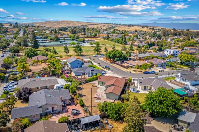 2733 Suisun Avenue, San Jose CA: https://media.crmls.org/mediaz/53f3934a-bfe6-45db-a1eb-452532195d31.jpg