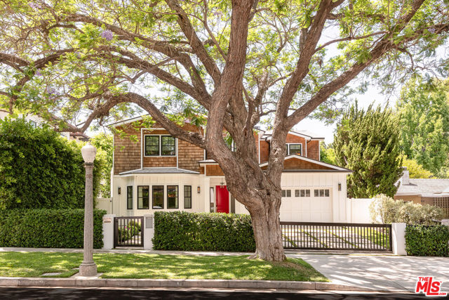 4117 Dixie Canyon Avenue, Sherman Oaks CA: https://media.crmls.org/mediaz/53f3f886-365c-4b4e-8347-02d721712079.jpg