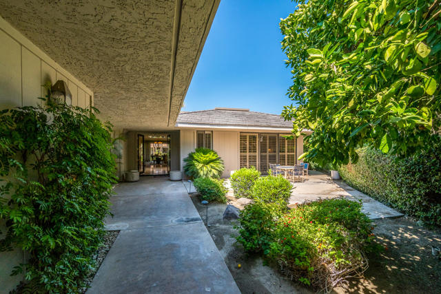 3 Harvard Court, Rancho Mirage CA: https://media.crmls.org/mediaz/53f43d01-e702-4533-a5bf-c54007cd44e9.jpg