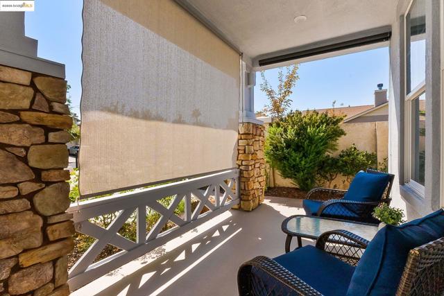917 Sawyer Way, Brentwood CA: https://media.crmls.org/mediaz/53f45822-6e1e-4eab-948d-c3ac446d8f9d.jpg