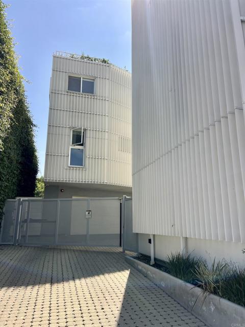 Detail Gallery Image 25 of 27 For 2851 N Buzz Ct, Los Angeles,  CA 90039 - 2 Beds | 2/1 Baths