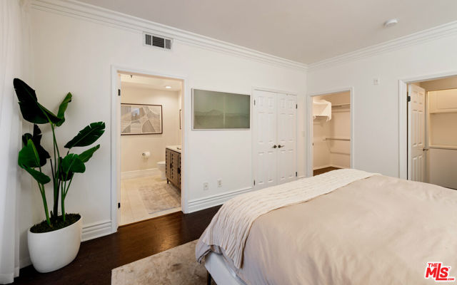 10364 Almayo Avenue, Los Angeles CA: https://media.crmls.org/mediaz/53f4e441-661d-436a-b8b2-88e2deb3cb00.jpg