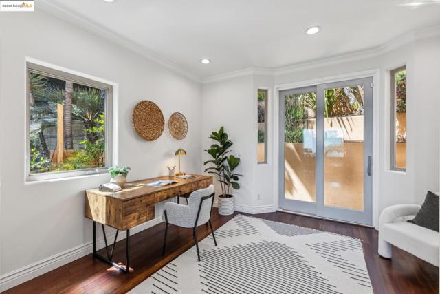 530 Gravatt Dr, Berkeley CA: https://media.crmls.org/mediaz/53f5171f-6840-4b92-b098-ffa049b69d99.jpg
