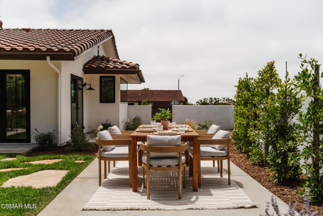 1207 Westridge Drive, Ventura CA: https://media.crmls.org/mediaz/53f59246-09fd-478a-8af2-87d00862e733.jpg