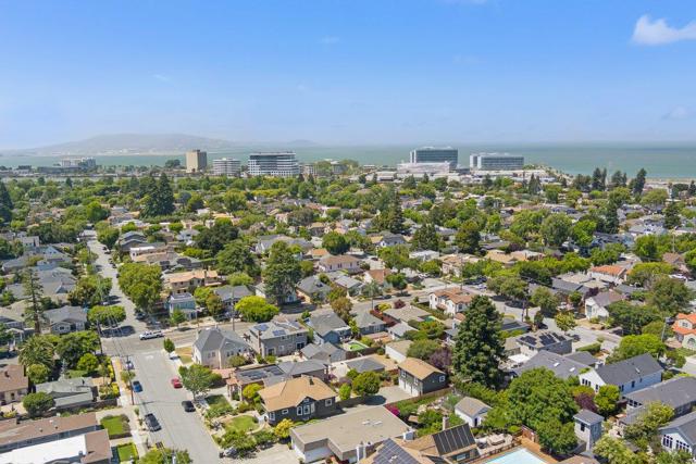 28 Clarendon Road, Burlingame CA: https://media.crmls.org/mediaz/53f61dc0-d60b-423f-bc55-8d47f6dbe47b.jpg