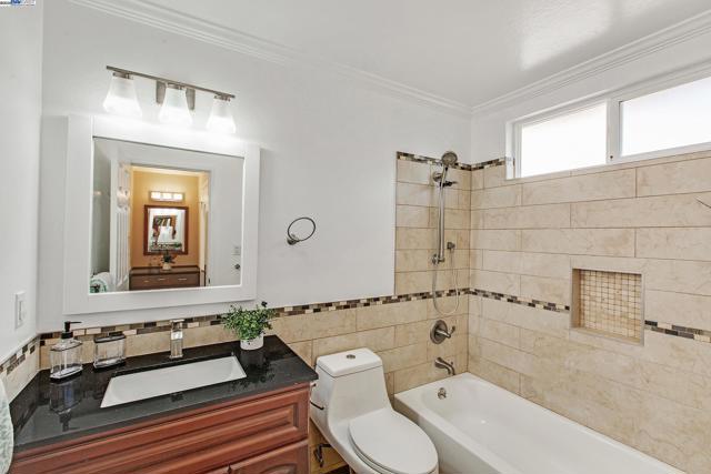 35573 Purcell Pl, Fremont CA: https://media.crmls.org/mediaz/53f662ec-1c9a-4791-8b7b-93a49720aeba.jpg