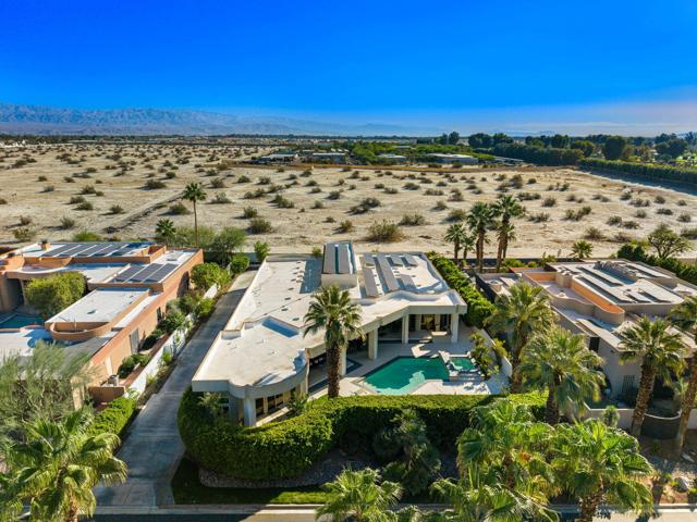 14 Stephen Terrace, Rancho Mirage CA: https://media.crmls.org/mediaz/53f6f70e-04ce-4548-adef-7f72e3e42337.jpg