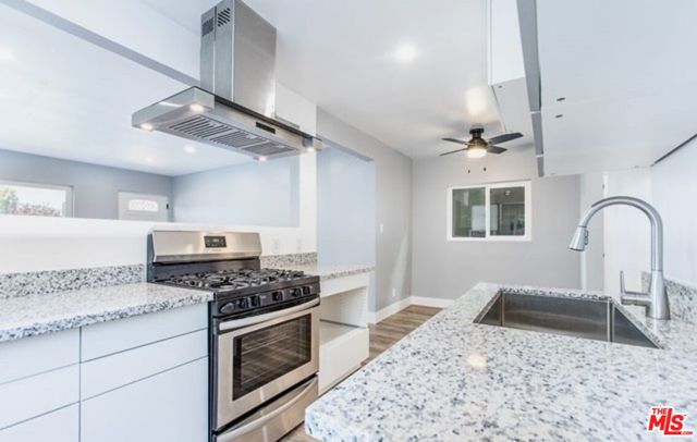 24242 Pine Street, Newhall CA: https://media.crmls.org/mediaz/53f70c30-e0c3-4b18-8e96-e7fd551e1e49.jpg