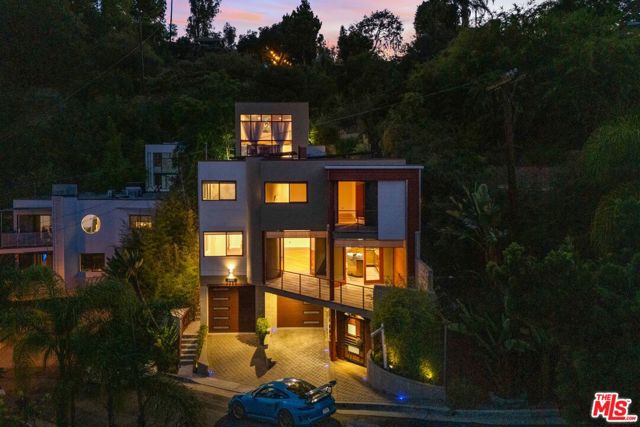 2222 Bancroft Avenue, Los Angeles CA: https://media.crmls.org/mediaz/53f71f12-f954-4f55-bf7c-3b378501c8db.jpg