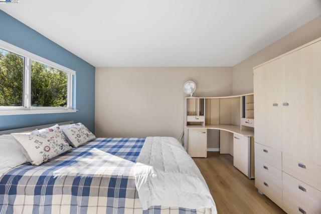 2461 Trenton Dr, San Bruno CA: https://media.crmls.org/mediaz/53f74c24-d059-4440-ad84-a64ac1537d0b.jpg