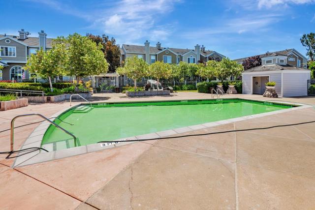 4 Brigantine Lane, Redwood City CA: https://media.crmls.org/mediaz/53f75eb2-56d8-4d9b-9569-128c80670316.jpg