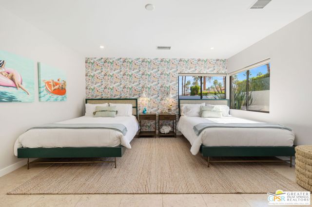 290 W Lilliana Drive, Palm Springs CA: https://media.crmls.org/mediaz/53f796c1-e7ef-429a-a584-4adbb493a523.jpg