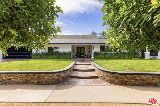 22450 Hatteras Street, Woodland Hills CA: https://media.crmls.org/mediaz/53f91458-0908-4d86-bc7e-0f68ed55e05b.jpg