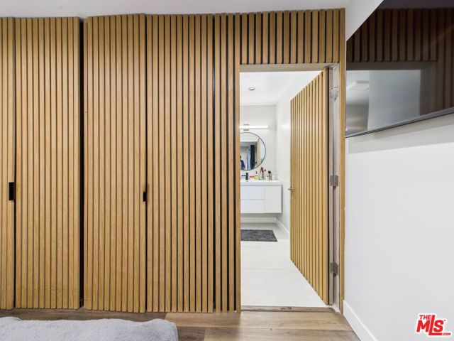 15344 Weddington Street, Sherman Oaks CA: https://media.crmls.org/mediaz/53f93839-22b5-41a4-8cee-3792c8562707.jpg