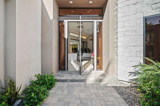 77300 Coyote Creek, Indian Wells CA: https://media.crmls.org/mediaz/53f9d0fb-9d47-45f4-86c3-956f95090471.jpg