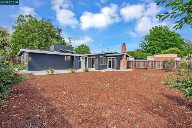 259 Los Altos Pl, American Canyon CA: https://media.crmls.org/mediaz/53fa1688-ecd5-4f2e-bb7c-33f58115422e.jpg