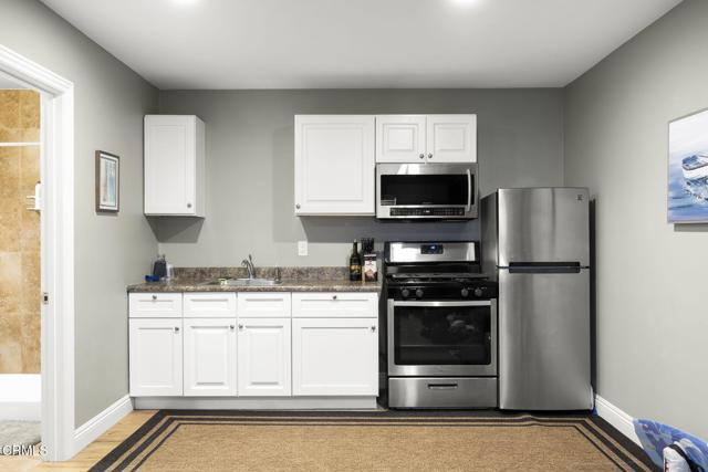 168 S Palm Street, Ventura CA: https://media.crmls.org/mediaz/53fa59ce-7965-45c2-bbf7-79e7f22a1a6d.jpg