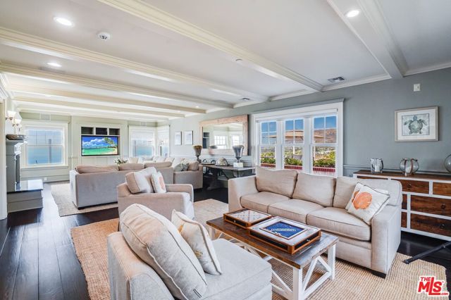 6277 Sea Star Drive, Malibu CA: https://media.crmls.org/mediaz/53facca0-9a6d-4987-abb5-49f749d74141.jpg