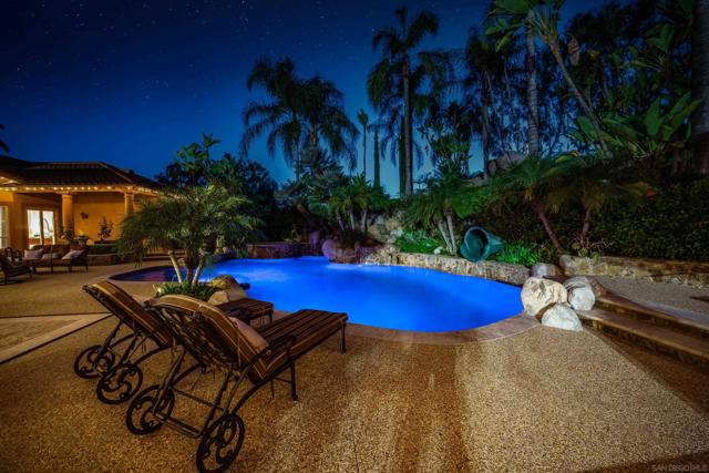 15397 Rock Creek Ln, El Cajon CA: https://media.crmls.org/mediaz/53fae50b-d0e3-4f4a-8fb6-93f2c8da10f0.jpg