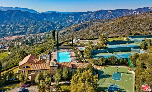 1648 Chastain, Pacific Palisades CA: https://media.crmls.org/mediaz/53fc3354-344d-4991-a71a-761c5f3a5d53.jpg