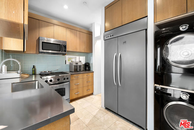 801 Westbourne Drive, West Hollywood CA: https://media.crmls.org/mediaz/53fcc15b-e3b8-4c16-97a4-b49cde50e389.jpg