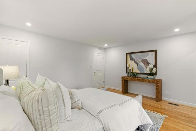 3996 Jefferson Avenue, Redwood City CA: https://media.crmls.org/mediaz/53fd20a3-5892-4871-833a-f3679412841d.jpg
