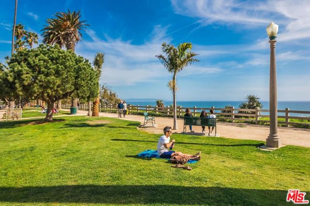1101 Lincoln Boulevard, Santa Monica CA: https://media.crmls.org/mediaz/53fd72b7-33fb-4b70-a014-fa5e6e30dc52.jpg
